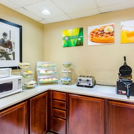 Quality Inn Lynchburg Near University Экстерьер фото